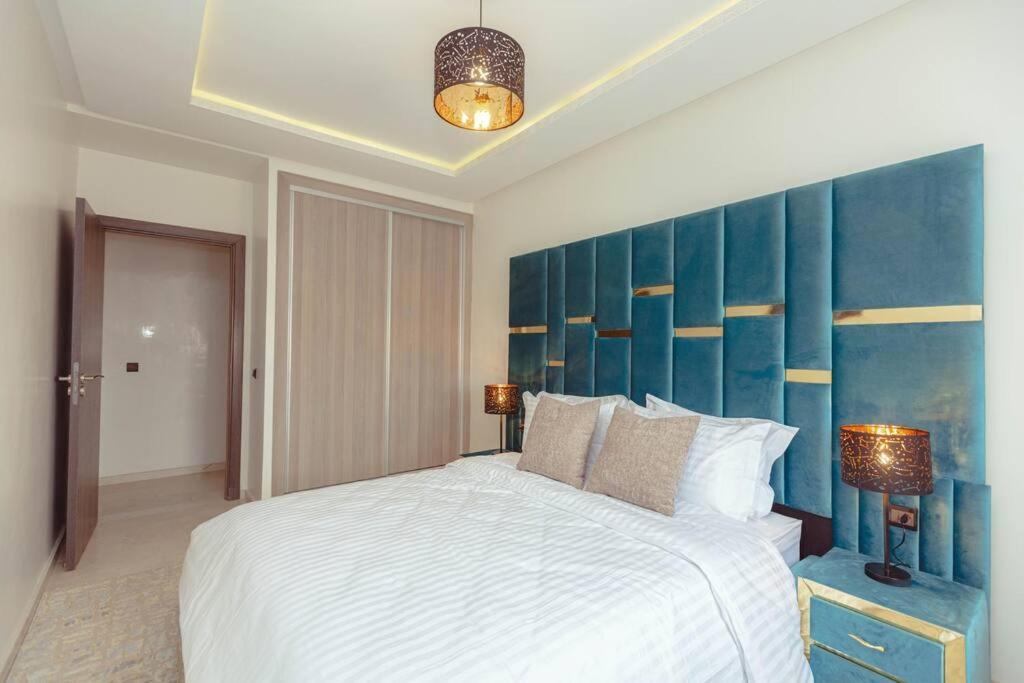 Cozy 2-bedroom In Gueliz, Marrakech Apartamento *